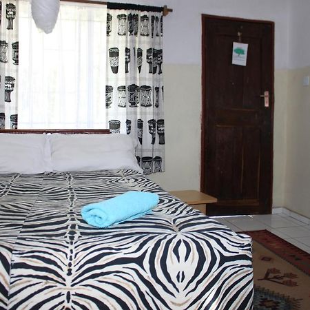 Reed Mat Lodge Lusaka Bagian luar foto