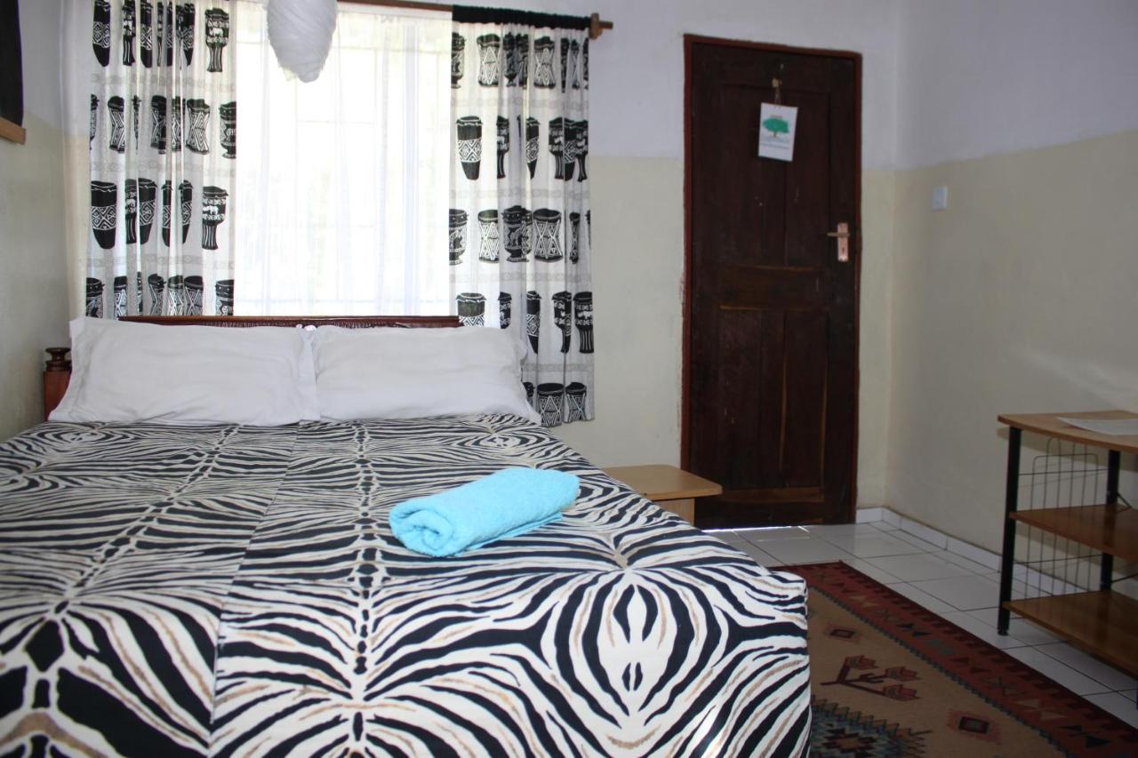Reed Mat Lodge Lusaka Bagian luar foto